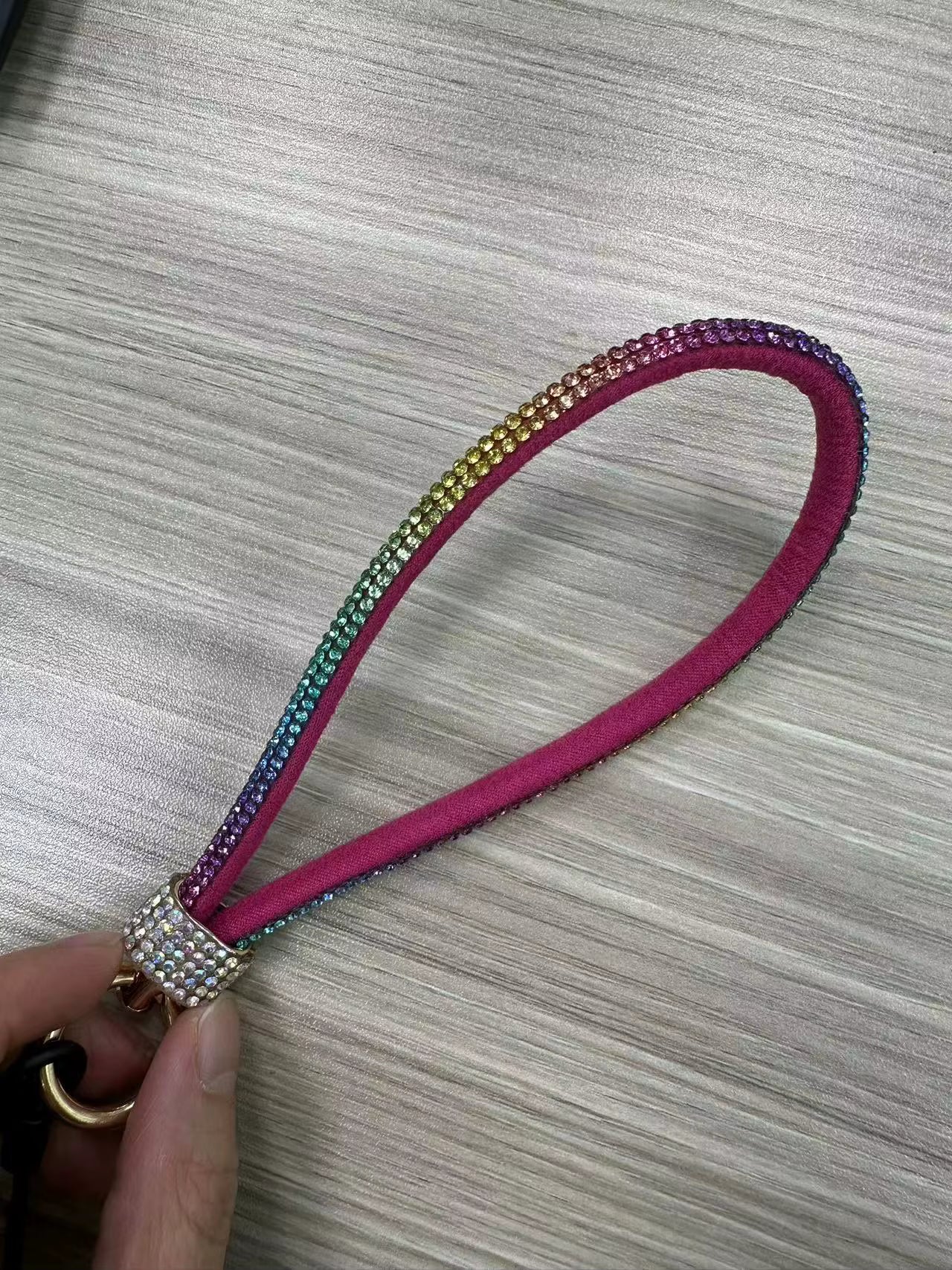 British Style Short Diamond-Encrusted Wrist